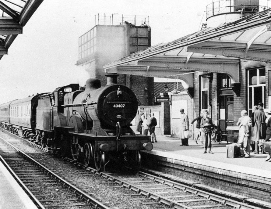 2p class engine at Coalville station